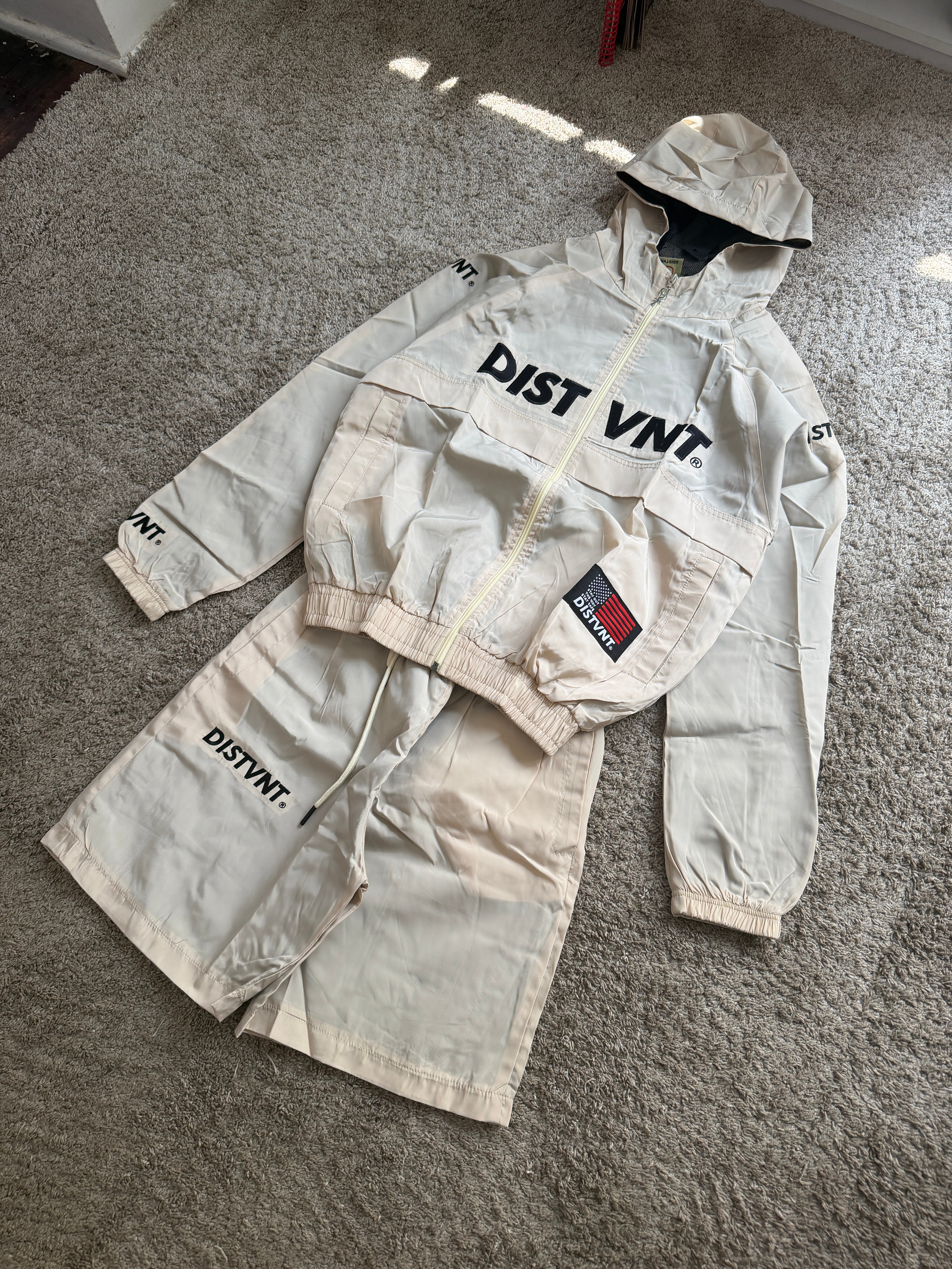 WINDBREAKER HOODIE SHORT SET