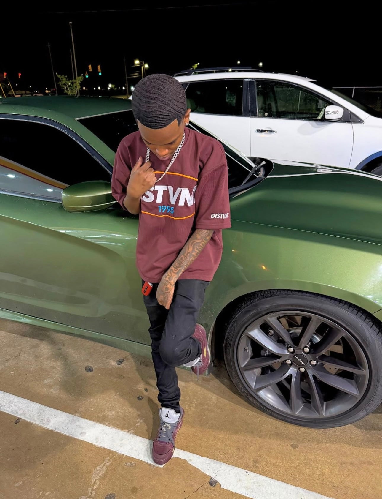 ボックスラウンドロゴTシャツ