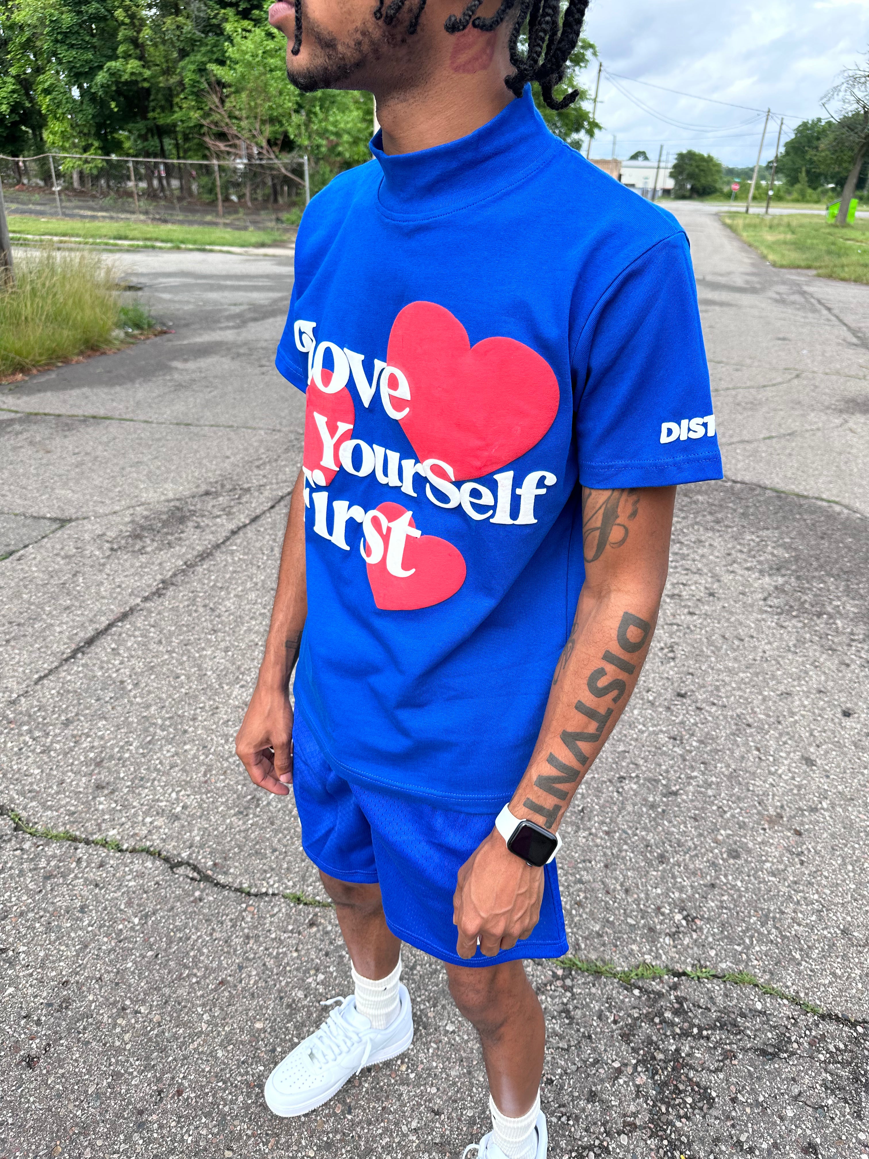 まずは自分を愛せよ パフTシャツ