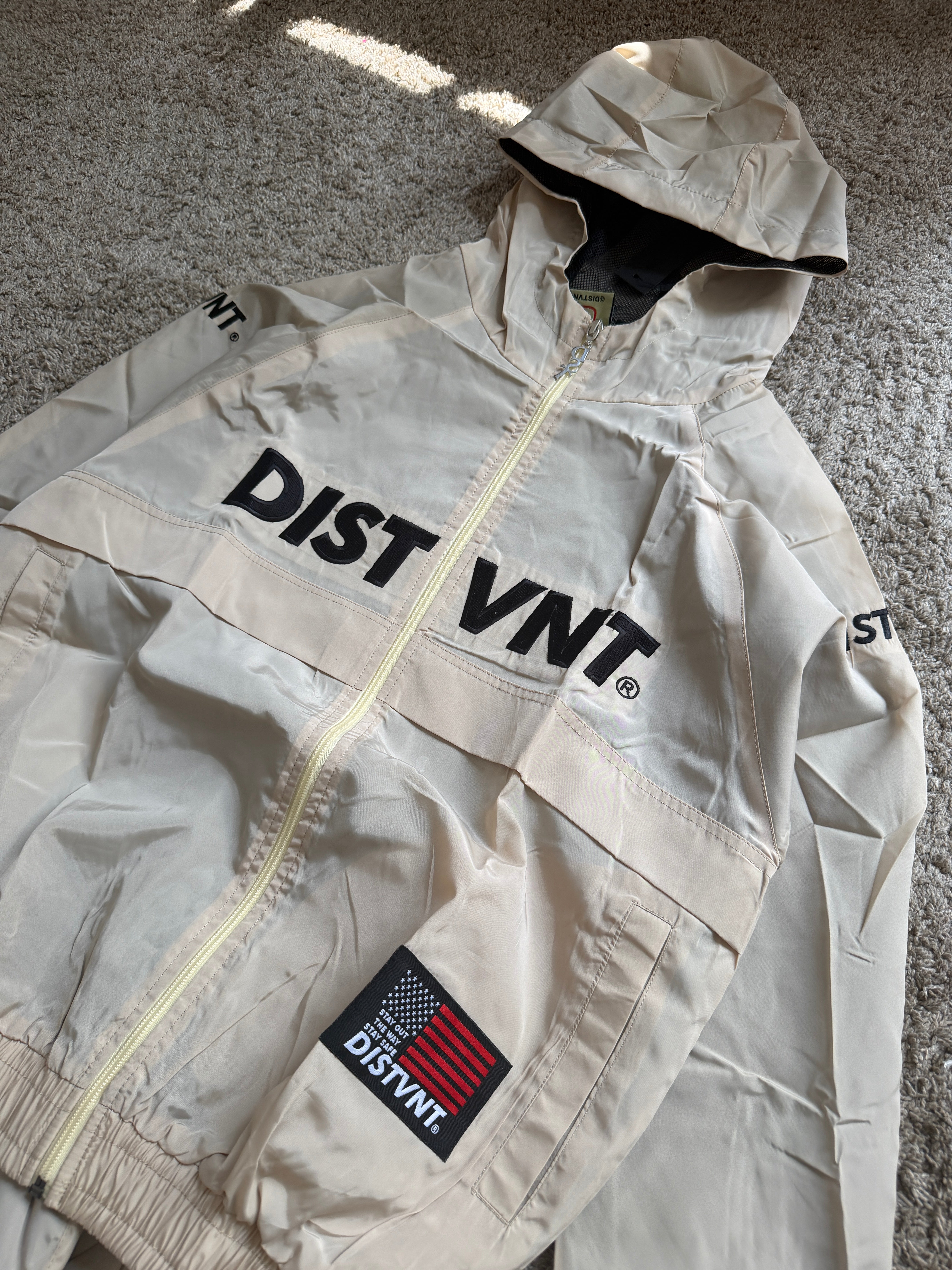 WINDBREAKER HOODIE SHORT SET